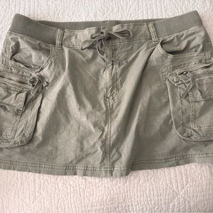 American Eagle Outfitters Sage Cargo Shorts